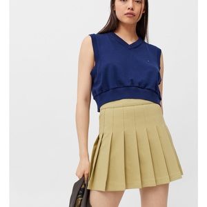 Motel Olive Pleated Mini skirt